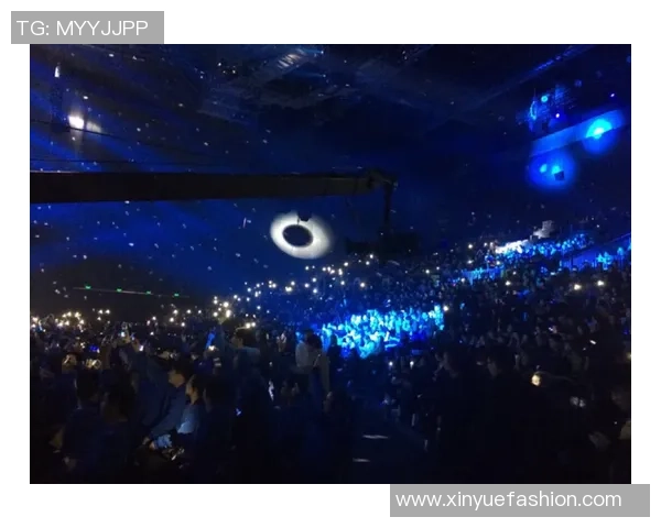 足球场上的璀璨明星如同夜空中的星辰闪耀着激情与荣耀的光芒