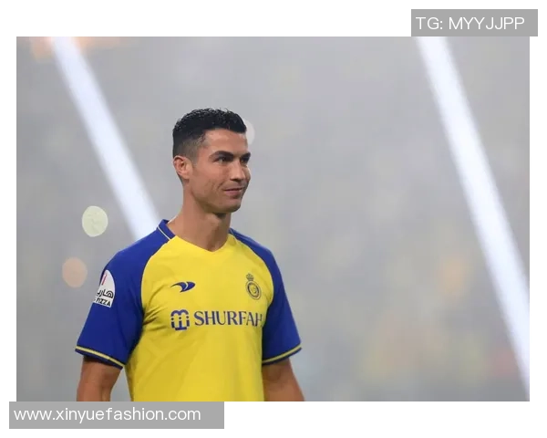 顶级足球明星C罗的传奇人生与辉煌成就全景回顾